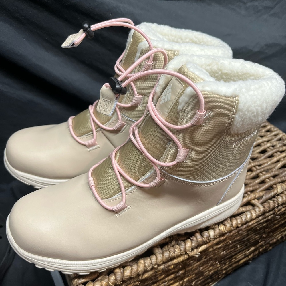 Women’s Columbia winter boots size 7